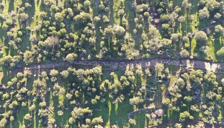 1900 yıllık antik yol Magnesiadan (Manisa) İzmir Yenişakrandaki Gryneion Antik Kentine kadar uzanıyor... İşte dikkat çeken keşfin detayları