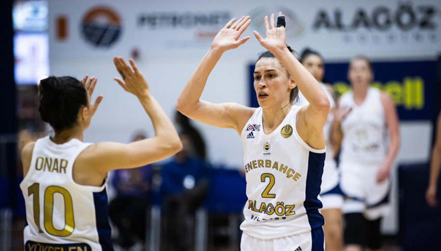 Fenerbahçe Alagöz Holding zirvedeki yerini korudu