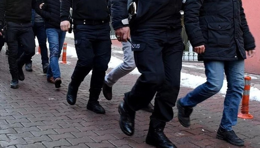 İstanbulda dev operasyon: ByLock kullanan 13 kişi yakalandı