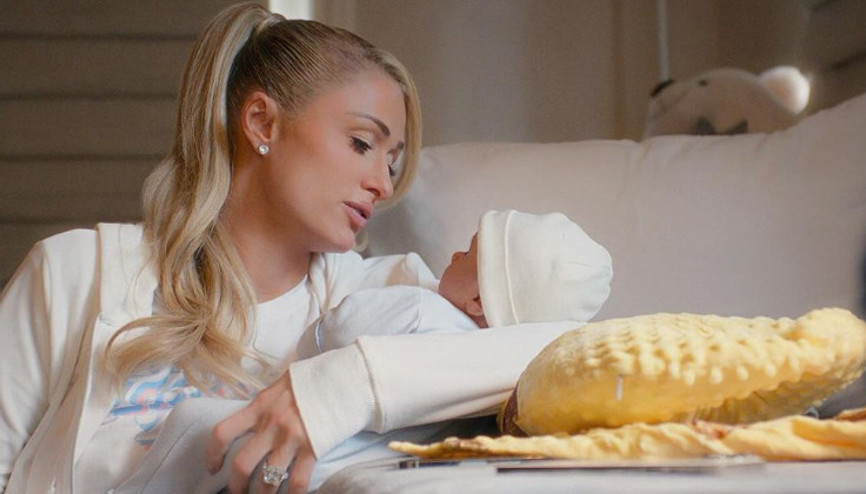 İkinci bebeği doğdu, bu kez ağırdan alıyor:  Londrayı görmek isteyen bir uçak bileti alsın