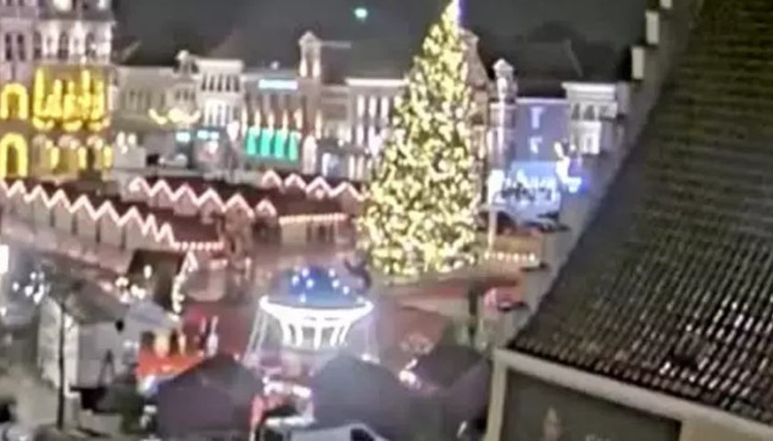 Belçika’da Noel pazarında 20 metre uzunluğundaki ağaç devrildi: 1 ölü