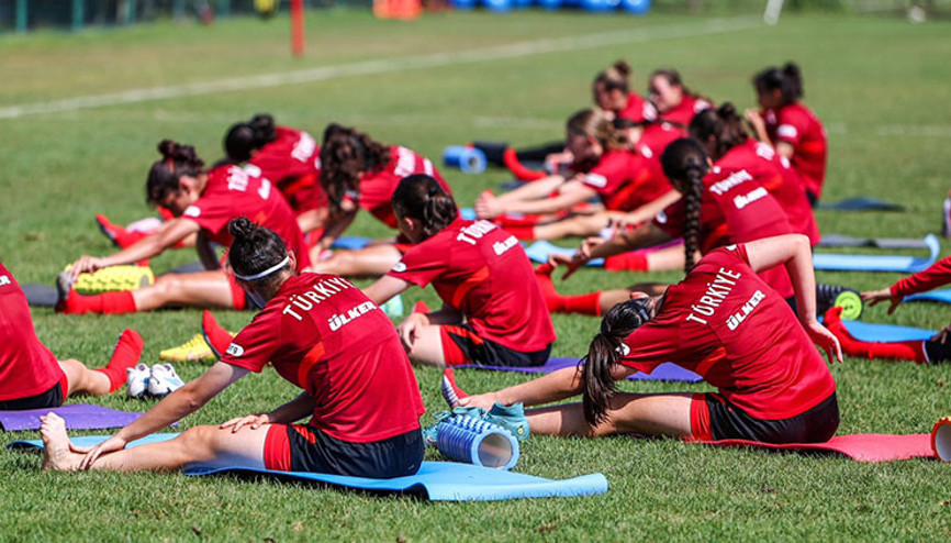 “Geleceğin Yıldız Kızları” projesinde başvuru süreci devam ediyor “Geleceğin Yıldız Kızları” projesinde başvuru süreci devam ediyor