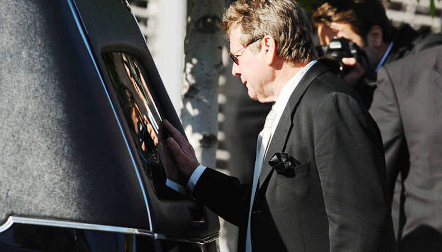 Ünlü oyuncu ebedi aşkının yanına gömüldü: Herkesi ayıran ölüm onları kavuşturdu