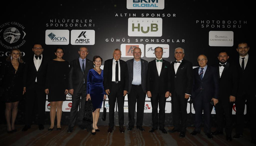 Bol yıldızlı yılbaşı balosu