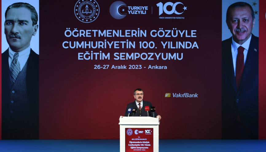 Cumhuriyetin 100’ncü Yılında Eğitim Sempozyumu Cumhuriyetin 100’ncü Yılında Eğitim Sempozyumu