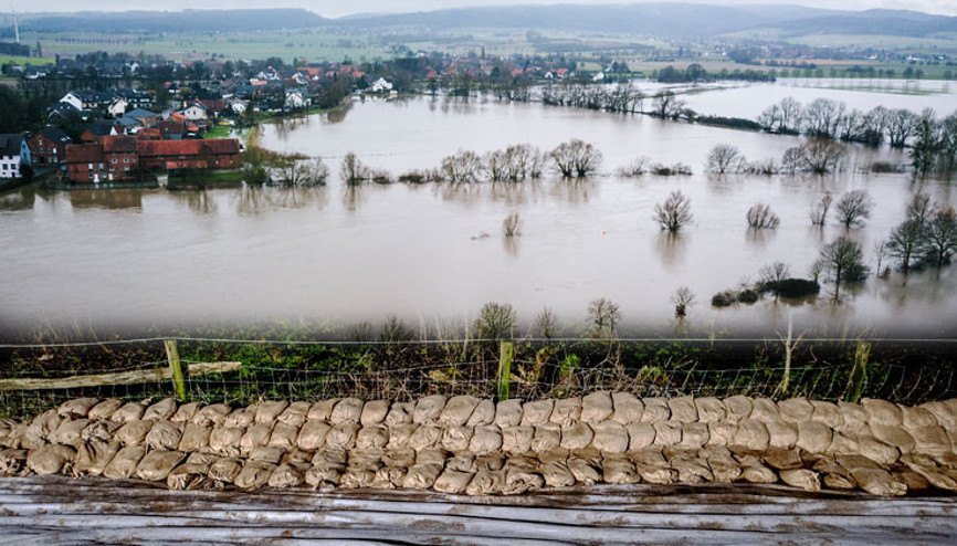 Evler boşaltıldı, kum torbaları yetmedi