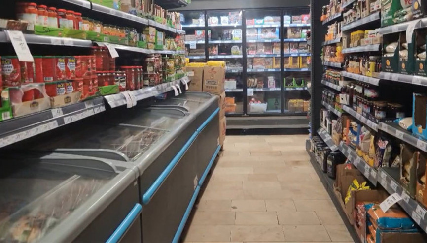 Marketlerde etiket değiştirme mesaisi Marketlerde etiket değiştirme mesaisi