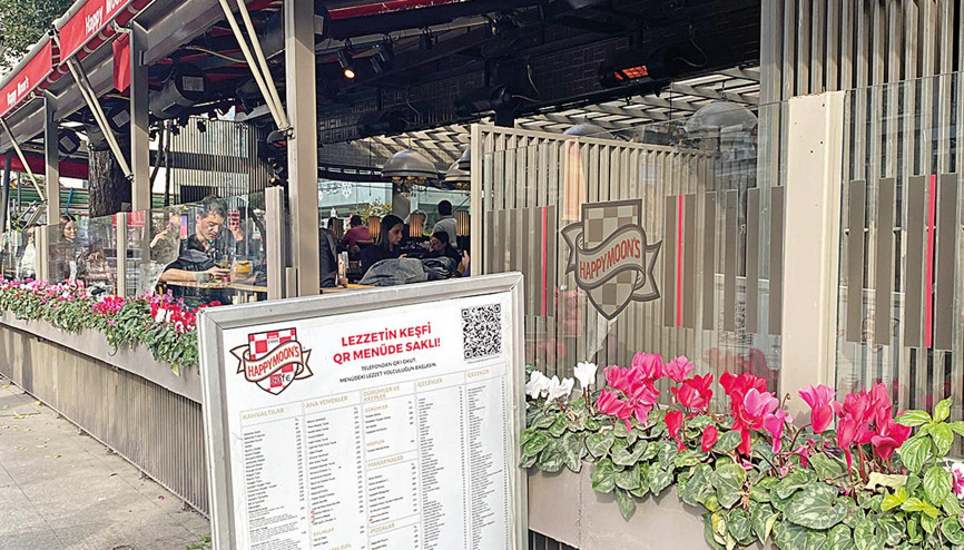 Restoranlarda yeni dönem başladı... Menüler görünür oldu