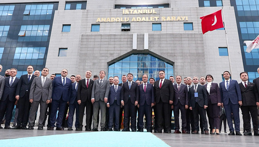 Bakan Tunçtan Anadolu Adliyesinde hakim ve savcılarla toplantı yaptı