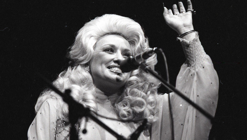 Ünlü şarkıcı tam 55 yıldır evli... Tanrı benim çocuk doğurmama izin vermedi... Çünkü bütün çocuklar benim olsun istedi