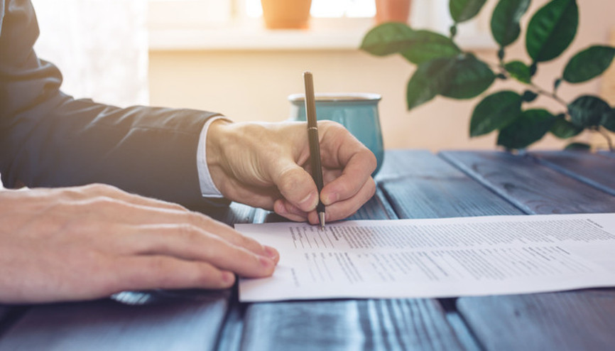 AUZEF bitirme (final) sınavları ne zaman, hangi gün yapılacak AUZEF sınav yerleri nasıl öğrenilir İşte, 2023 2024 AUZEF öğrenci sınav belgesi alma ekranı ve sınav tarihleri hakkında ayrıntılı bilgiler.