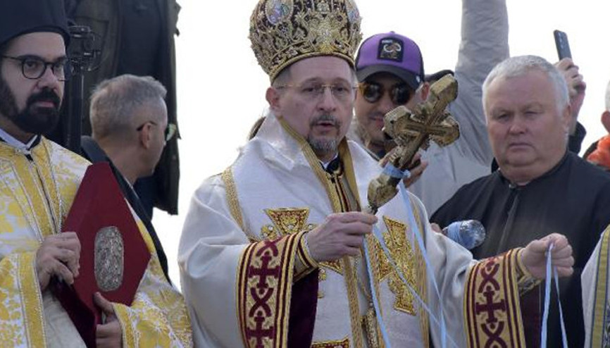Bakırköy ve Ortaköyde haç çıkarma töreni
