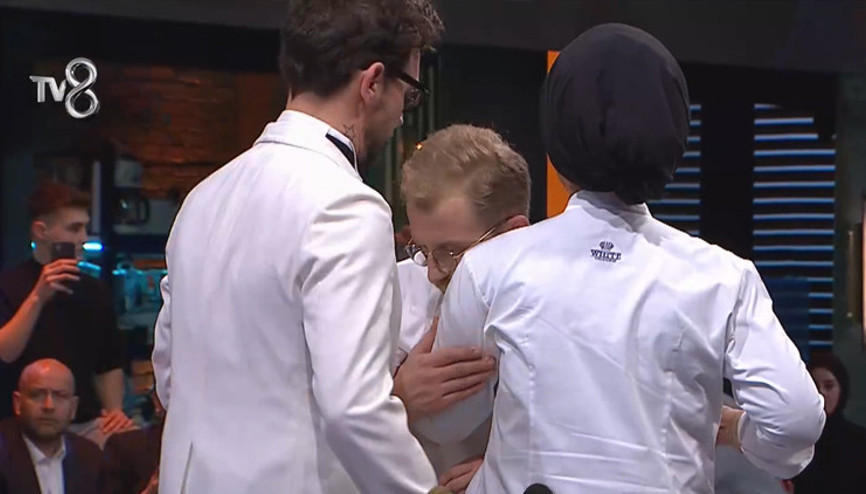MasterChef finalinde inanılmaz dakikalar Canlı yayında bayıldı, sağlık ekibi müdahale etti