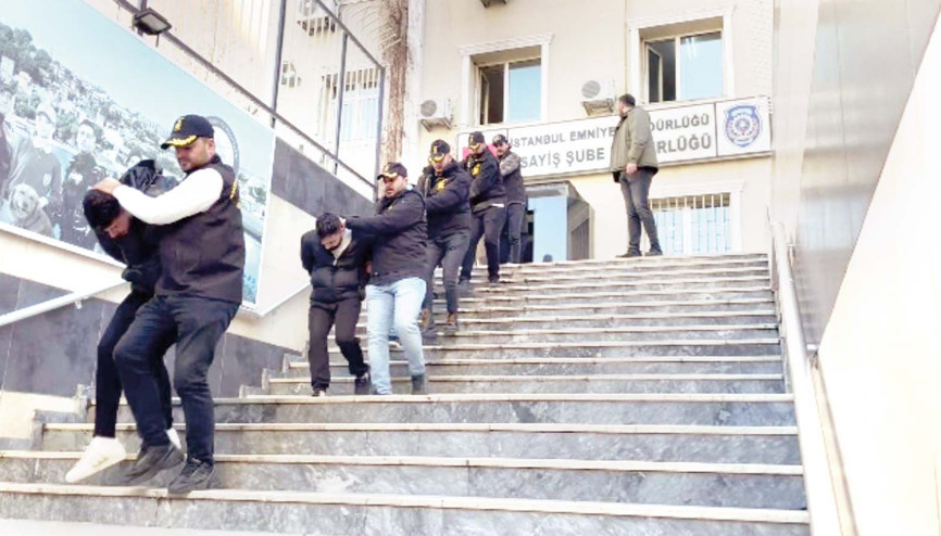 Kalpazanlar bankayı bile şaşırttı... 4 kişi tutuklandı