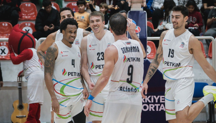 Aliağa Petkimspor, çıkışa geçti 5. sıraya yükseldi