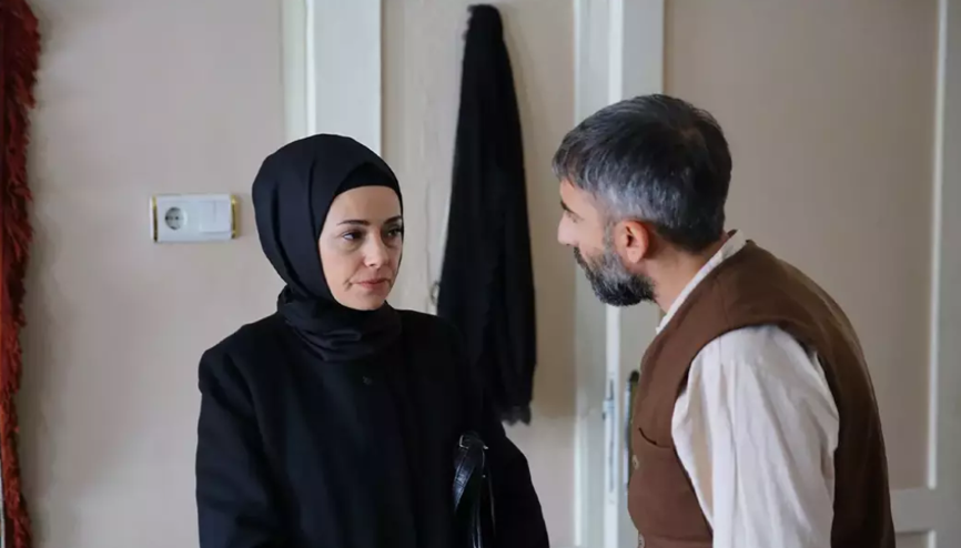 8 Ocak Kızıl Goncalar yeni bölümü var mı, neden yok Kızıl Goncalar bu akşam var mı, yeni bölümü ne zaman yayınlanacak 8 Ocak Pazartesi Fox Tv yayın akışı