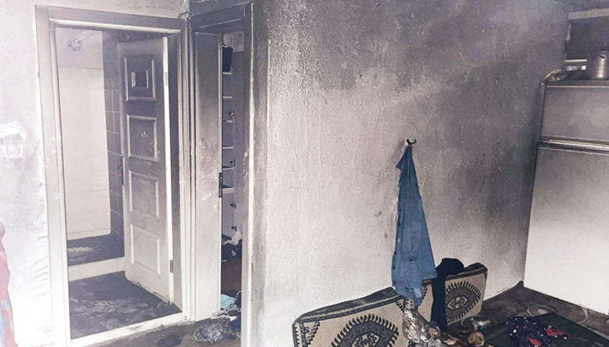 Ailesine kızıp evi ateşe verdi... Kardeşinin ölümüne neden oldu