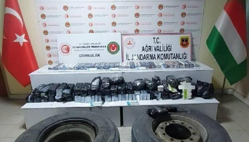 Ağrı’da 123 bin 800 uyuşturucu hap ile çok miktarda tıbbi malzeme ele geçirildi