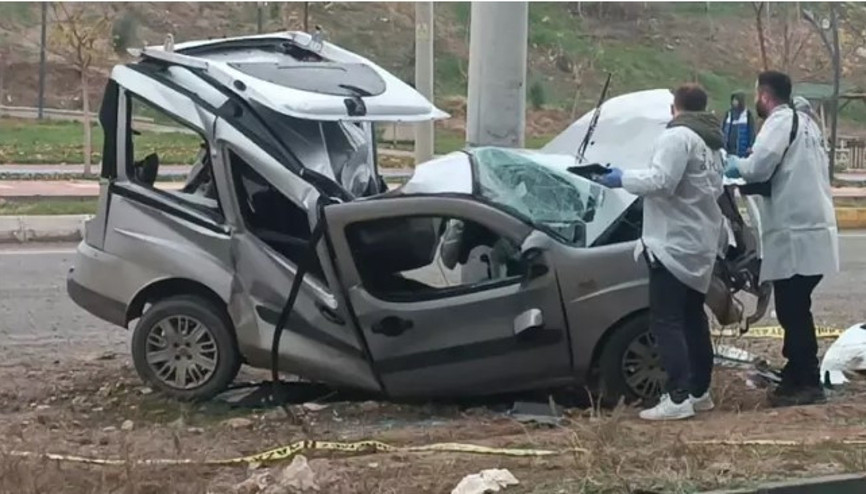 Batmanda beton direğe çarpan hafif ticari aracın sürücüsü hayatını kaybetti