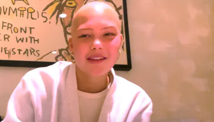 Ünlü yıldızın 19 yaşındaki kızı kansere yakalandı... Bütün bunlar bir gün bitecek...Her şeye rağmen yaşamak gerek Ünlü yıldızın 19 yaşındaki kızı kansere yakalandı... Bütün bunlar bir gün bitecek...Her şeye rağmen yaşamak gerek