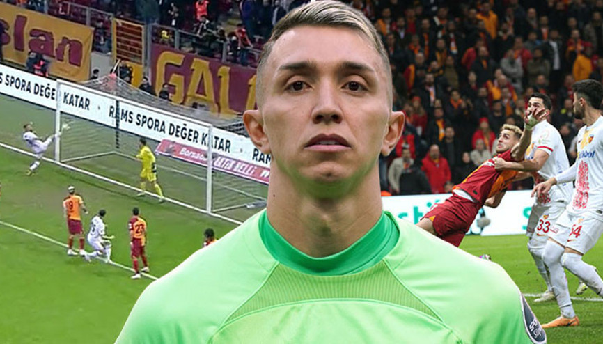 Galatasarayın 6 puanında dikkat çeken detay Kayserispor maçı sonrası Fenerbahçeliler çılgına döndü... Galatasarayın 6 puanında dikkat çeken detay Kayserispor maçı sonrası Fenerbahçeliler çılgına döndü...