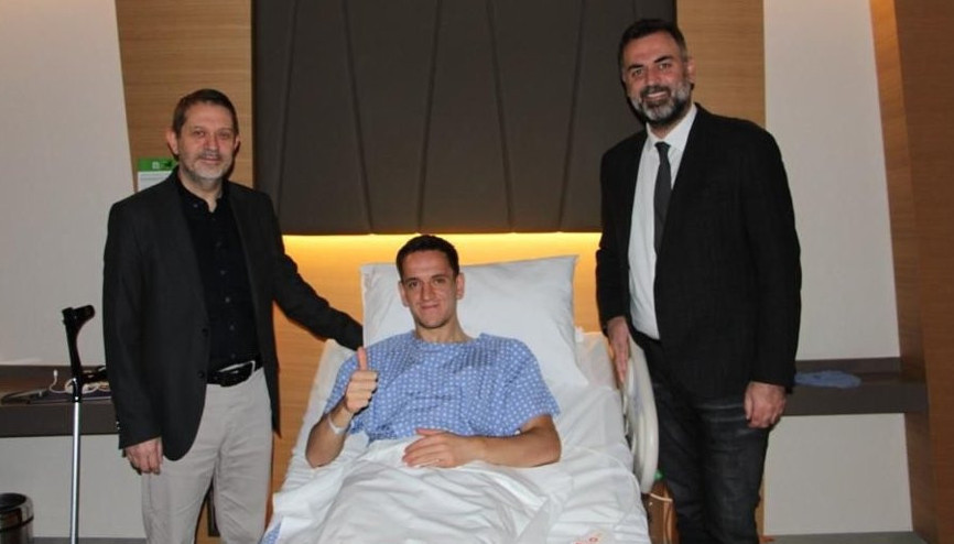 Beşiktaşta Amir Hadziahmetovic ameliyat oldu