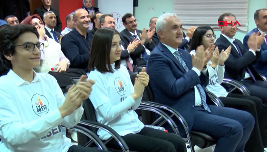 Muşlu öğrencilerin hazırladığı projenin uzay yolculuğu heyecanla takip edildi