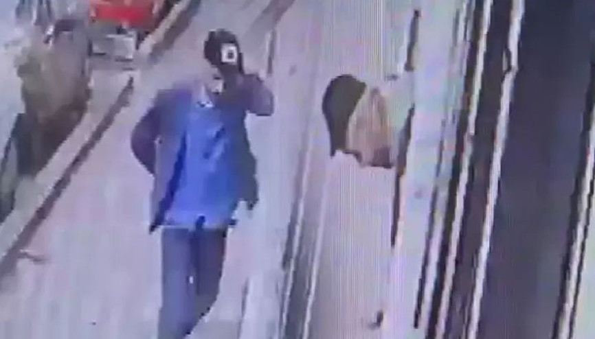Caddede yere düşüp yaralanan mühendis evinde ölü bulundu İstanbuldaki acı olayda görüntüler ortaya çıktı