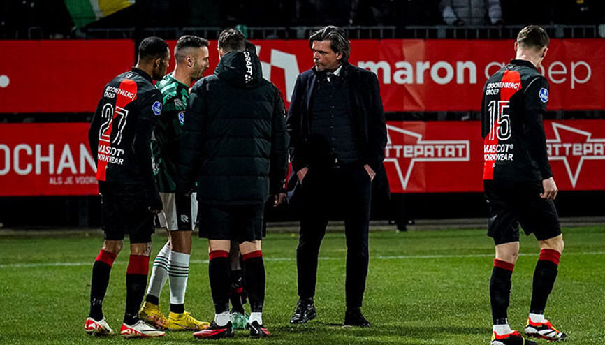 Hollandada görülmemiş olay Futbolcular ortak karara vardı, Almere City - Fortuna Sittard maçı ertelendi... Hollandada görülmemiş olay Futbolcular ortak karara vardı, Almere City - Fortuna Sittard maçı ertelendi...