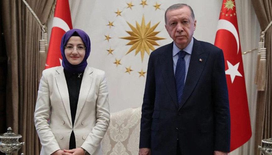 AK Parti Akyurt Belediye Başkanı adayı Hilal Ayık kimdir, kaç yaşında, nereli Hilal Ayık hayatı ve biyografisi AK Parti Akyurt Belediye Başkanı adayı Hilal Ayık kimdir, kaç yaşında, nereli Hilal Ayık hayatı ve biyografisi