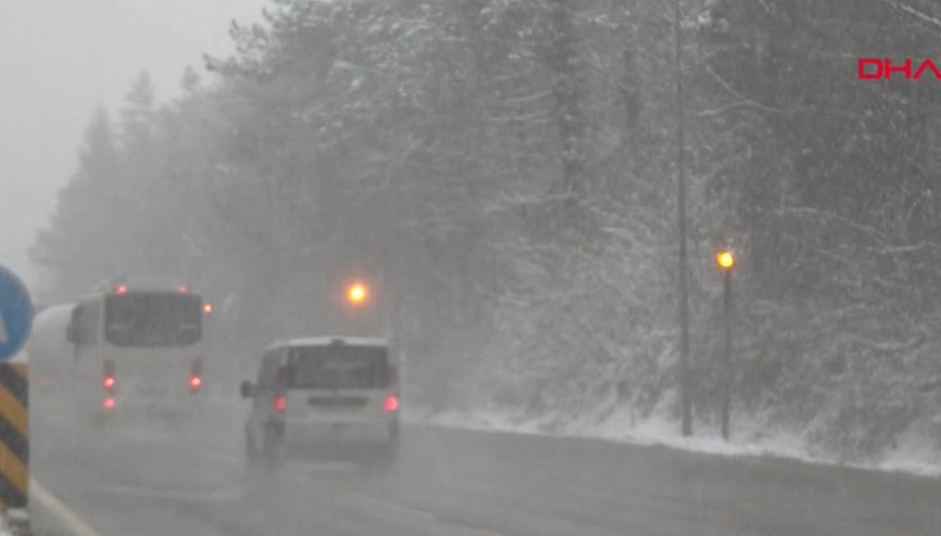 Bolu Dağında kar yağışı etkili oluyor