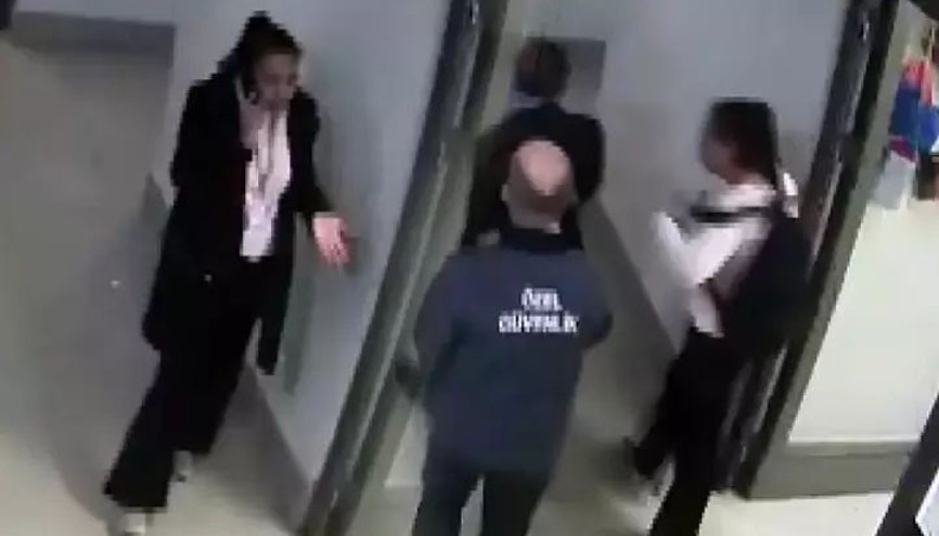 Sahte doktorun yakalanma anı kamerada... Yaka kartını hastanede görevli doktor verdi