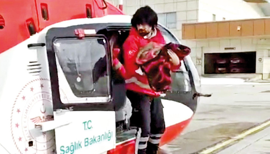 15. doğumunda helikopterle hastaneye