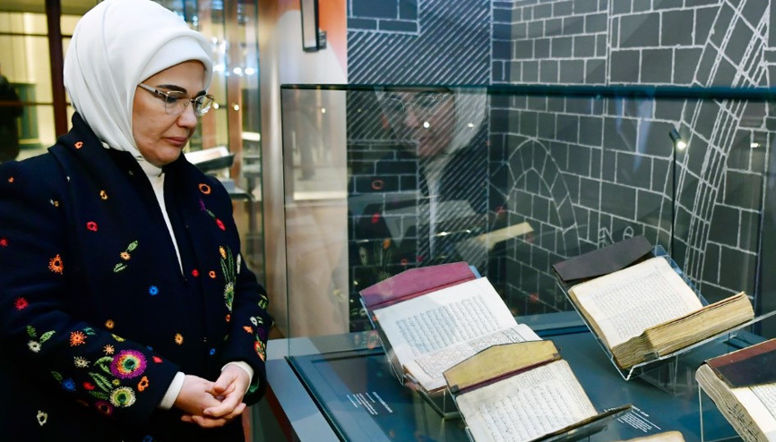 Emine Erdoğandan Maarif: Türk Eğitim Tarihi Sergisi ziyareti