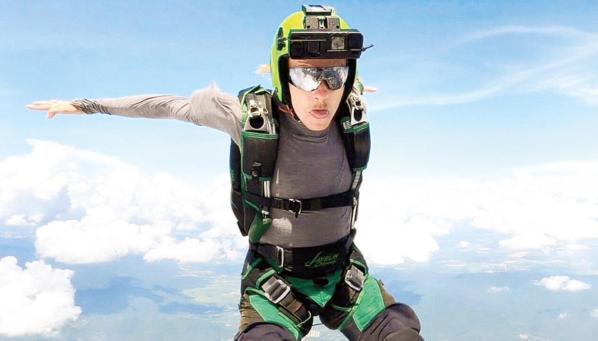 Paraşütü açılmadı yere çakıldı