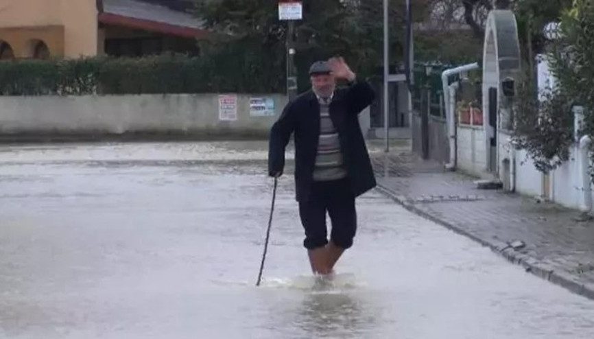 Silivride dere taştı, sokaklar göle döndü