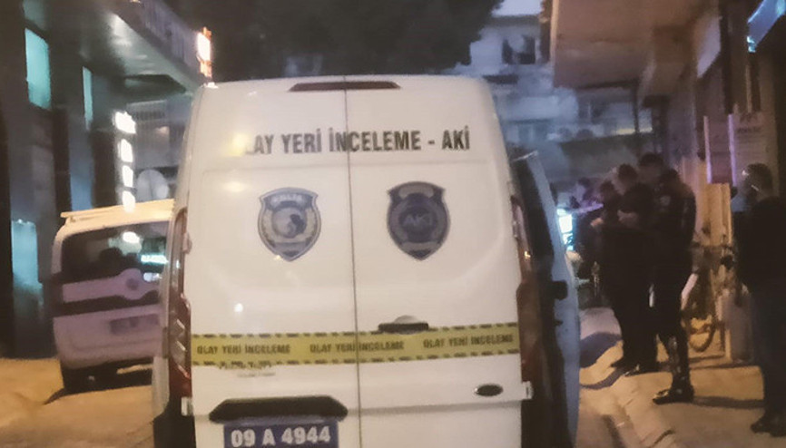 Yardım çağrısı yapan kadın ölü bulundu Eşi, kızı ve kızının arkadaşı gözaltında