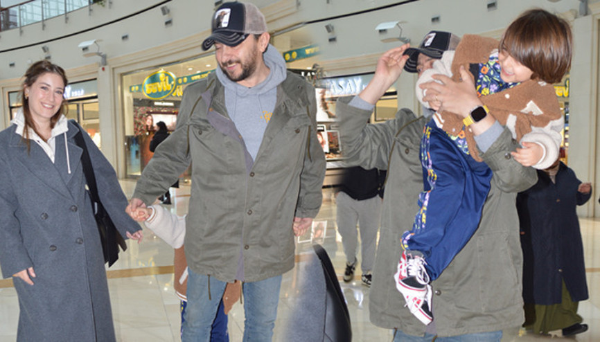 Ünlü çift çocuklarıyla alışverişte... Kardeşler arasında sorun yok