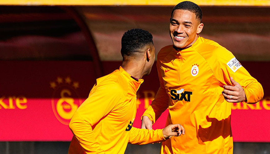 Galatasarayda Carlos Vinicius ilk antrenmanına çıktı