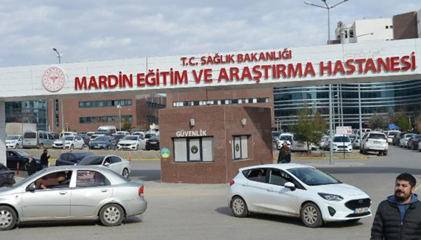 Meslektaşlarıyla tartıştı, çağırdığı 8 kişiyle sağlık çalışanlarını darbetti Meslektaşlarıyla tartıştı, çağırdığı 8 kişiyle sağlık çalışanlarını darbetti