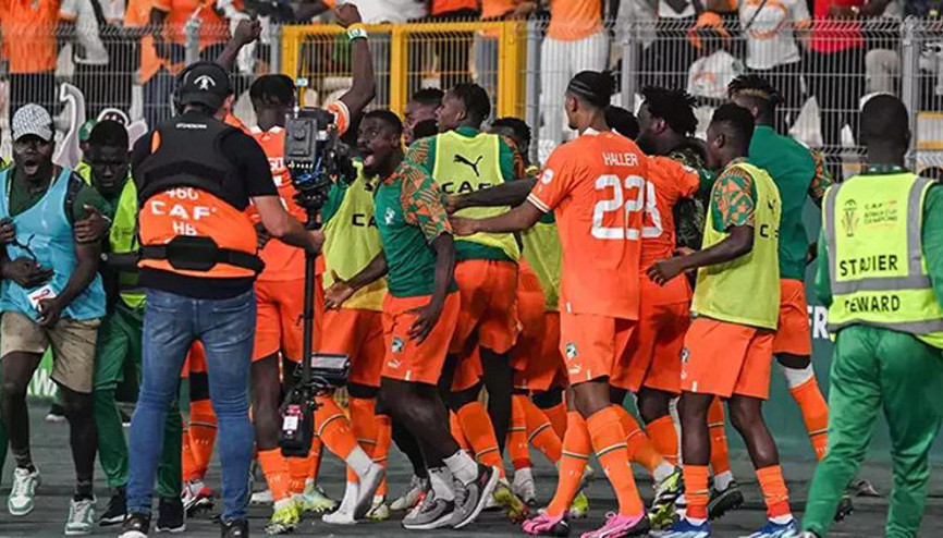 Fildişi Sahili geri döndü, Mali elendi Aurier ve takımı, Afrika Kupası yarı finalinde