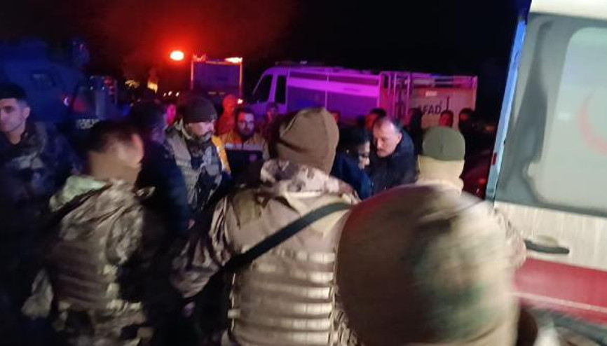 Son dakika: Acı haberi Bakan Yerlikaya duyurdu... Gaziantep Nurdağında helikopter düştü: İki pilot şehit oldu Son dakika: Acı haberi Bakan Yerlikaya duyurdu... Gaziantep Nurdağında helikopter düştü: İki pilot şehit oldu