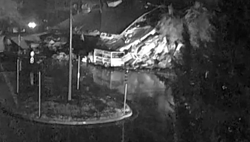 1.400 kişiye mezar olmuştu... Ebrar Sitesinin yıkıldığı anın görüntüsü ortaya çıktı