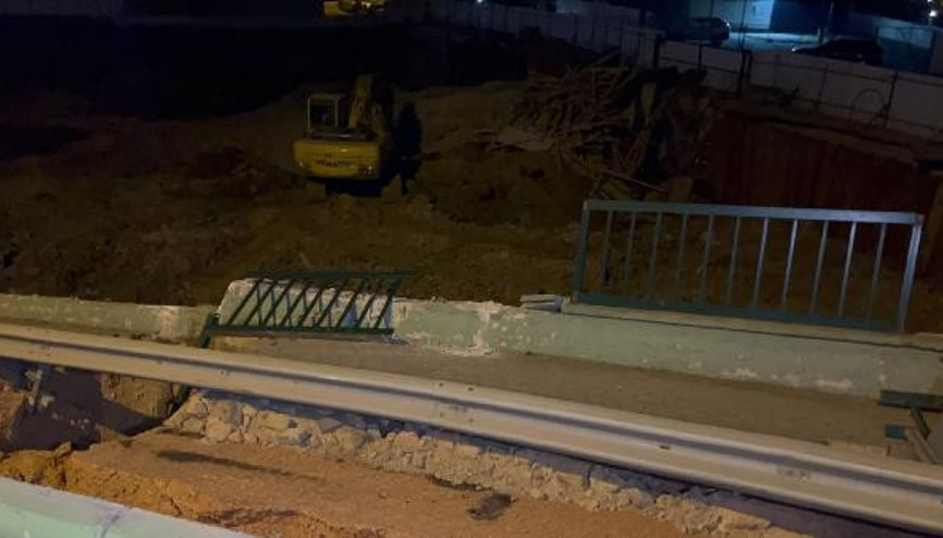 Bursada göçen yolda temizleme çalışması başladı Bursada göçen yolda temizleme çalışması başladı