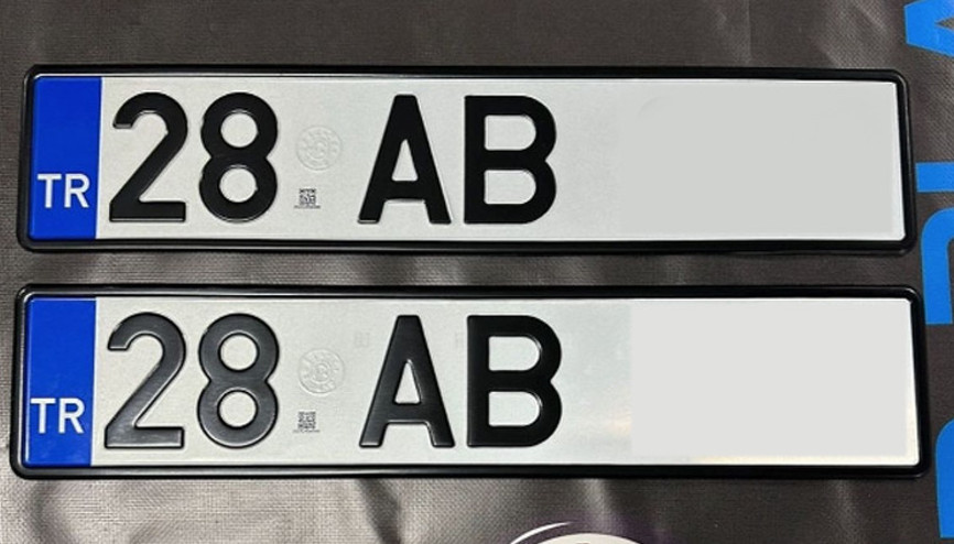 Emniyet uyarmıştı 32 bin lira cezası var... e-Ticaret sitelerinde sahte karekodlu APP plakalar satılıyor Emniyet uyarmıştı 32 bin lira cezası var... e-Ticaret sitelerinde sahte karekodlu APP plakalar satılıyor