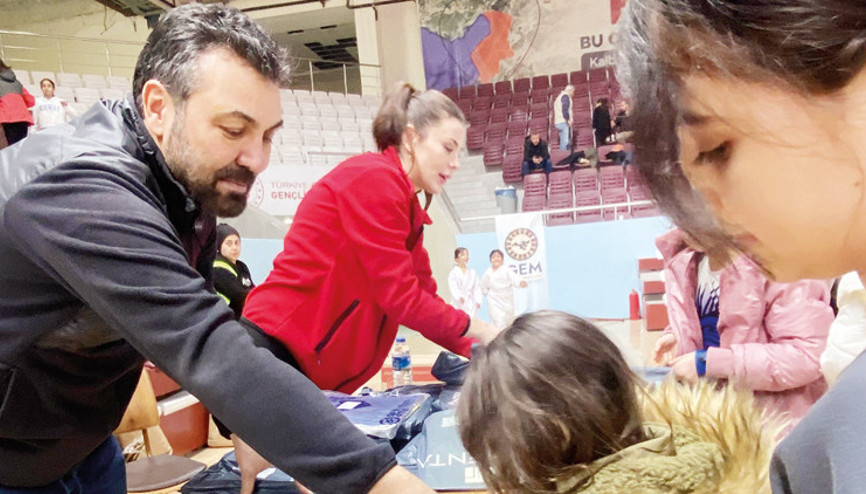 Hataylı çocukları sevindirdi