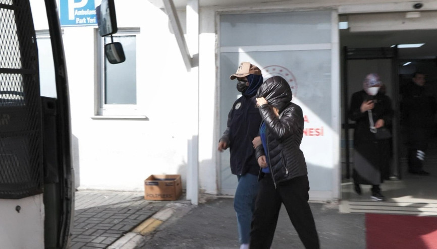 İstanbulda adliye saldırısı girişimiyle ilgili gözaltına alınan 94 şüpheli sağlık kontrolünden geçirildi İstanbulda adliye saldırısı girişimiyle ilgili gözaltına alınan 94 şüpheli sağlık kontrolünden geçirildi