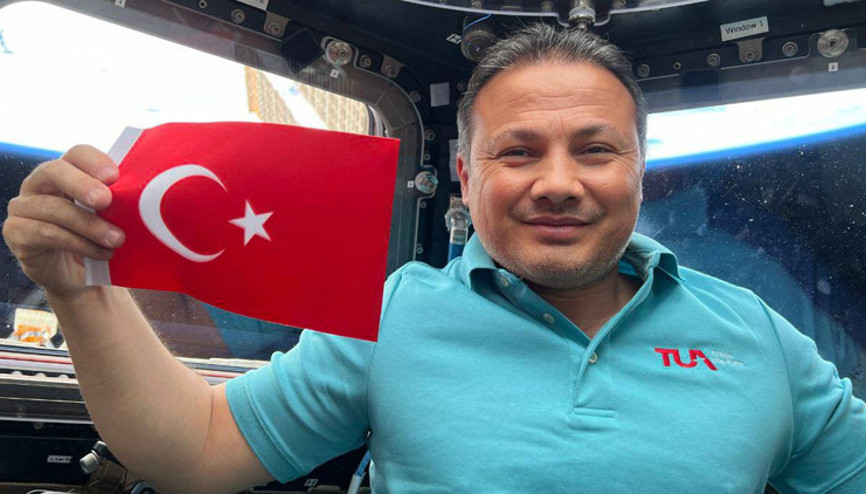 Astronot Alper Gezeravcı Dünyaya dönüyor