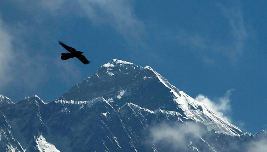 Everest Dağı “kokmaya” başladı Dağcılar için yeni kural...