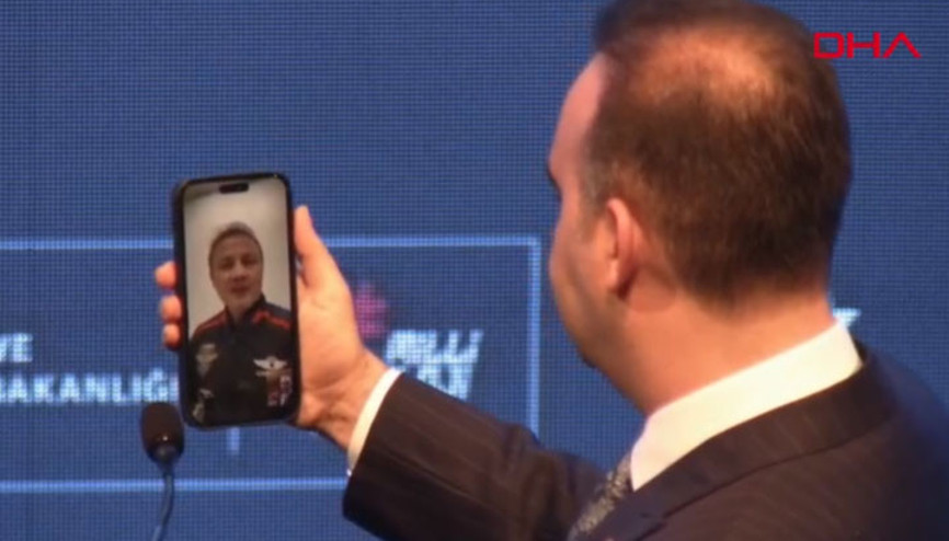 Sanayi ve Teknoloji Bakanı Kacır, Gezeravcı ile telefon görüşmesi gerçekleştirdi